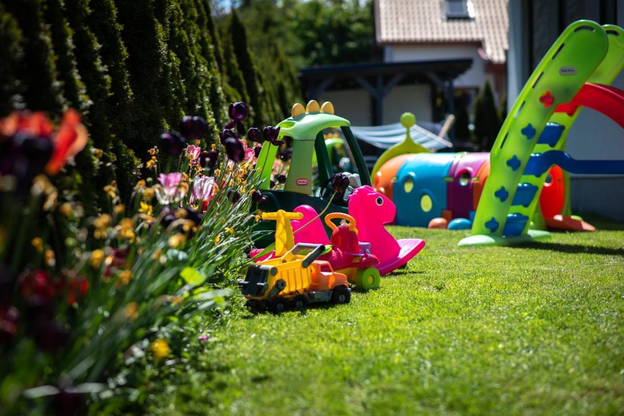 Domki Jelonek - Caloroczne, Ogrzewane, Klimatyzowane Wladyslawowo Luaran gambar